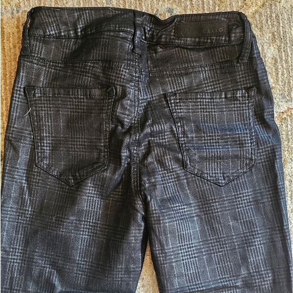 Cello Stretchy Faux Leather Printed Jeans Size 9 With 25 Inch Inseam, Like New - Picture 2 of 7